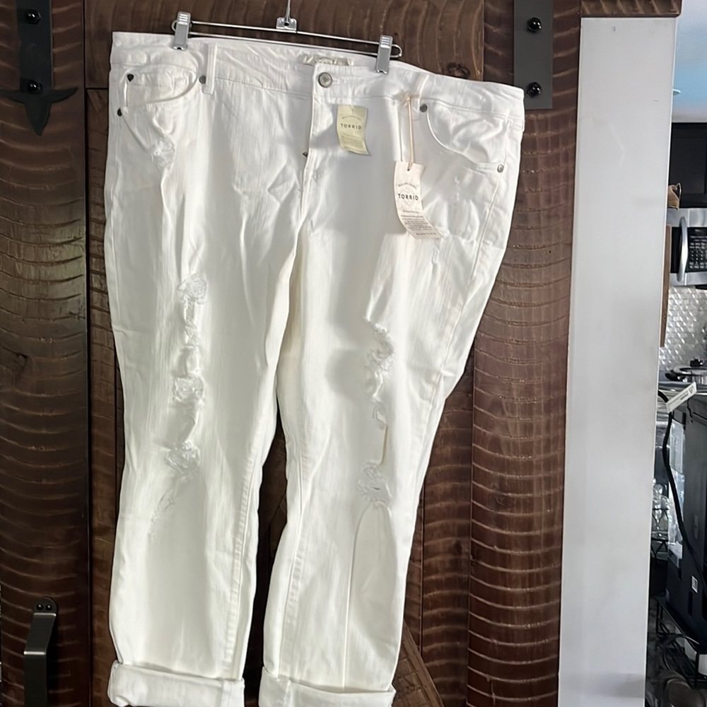 torrid size 20 boyfriend white ripped jeans , plus size NWT